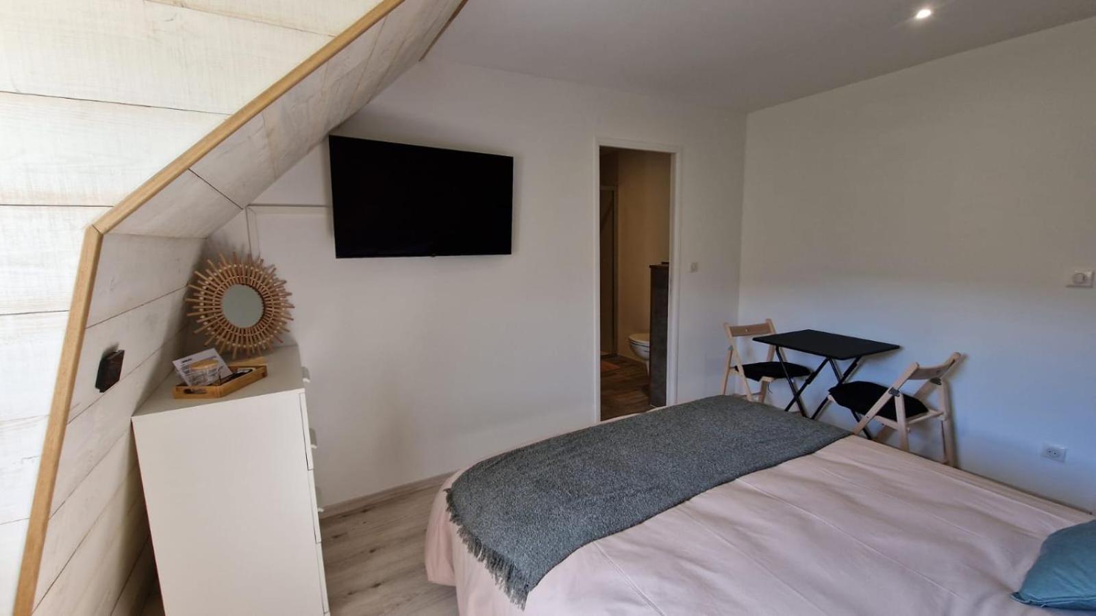La Gentiane Bed and Breakfast Le Falgoux Buitenkant foto