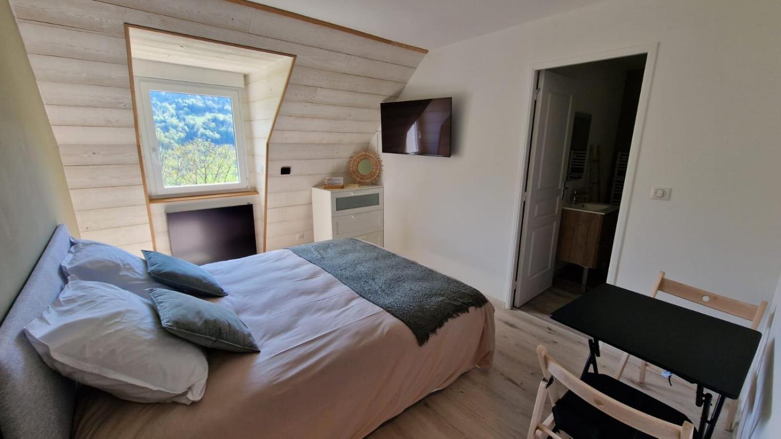 La Gentiane Bed and Breakfast Le Falgoux Buitenkant foto